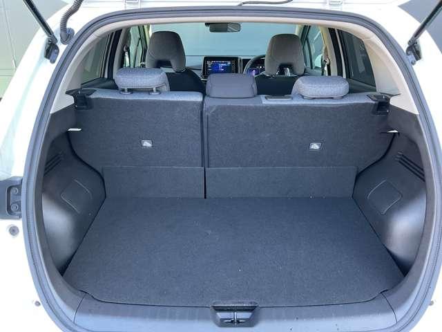 ノート １．２Ｓ　ＦＯＵＲ　４ＷＤ　９インチ純正ナビ　シートヒーター　ＵＳＢ（12枚目）