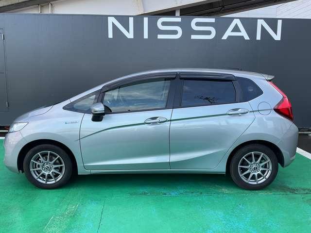 フィットハイブリッド １．５　ハイブリッド　Ｆパッケージ　社外ナビ　ＵＳＢ　ＥＴＣ（9枚目）