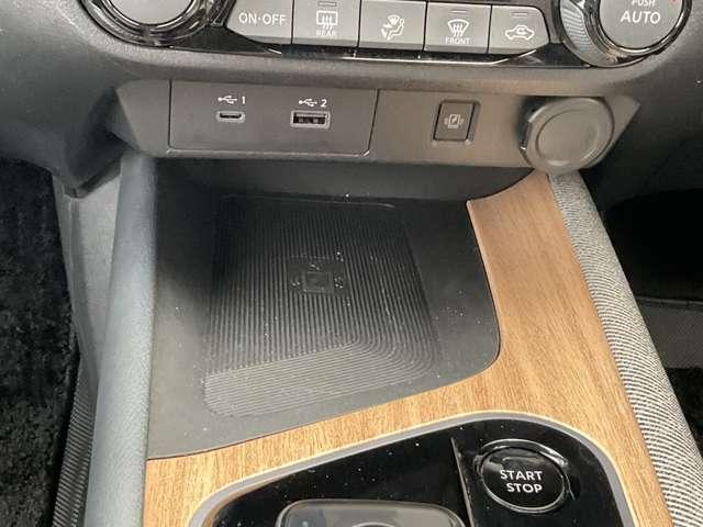 ���C�����X�[�d��t�r�a����������Ă�̂Ōg�тȂǂ̏[�d���\�ł���