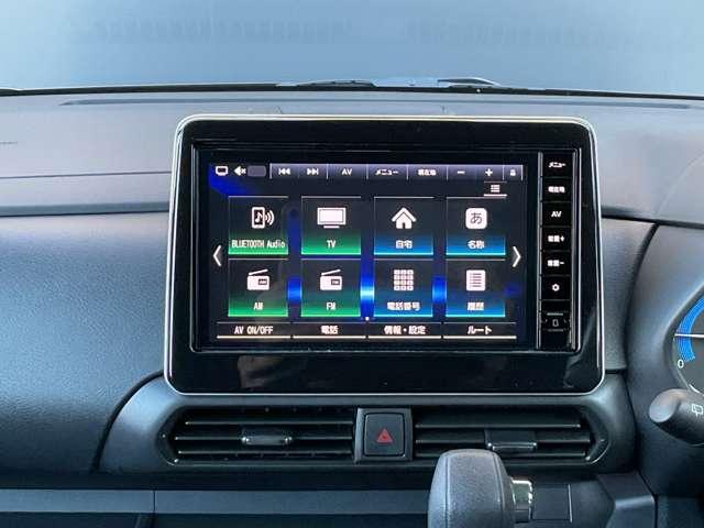 �X�C���`�����i�r�Q�[�V�����t���A�s���������Ɉē����Ă���܂��B�a�����������������Ōg�јA���ł̉��y�Đ����\�ł���