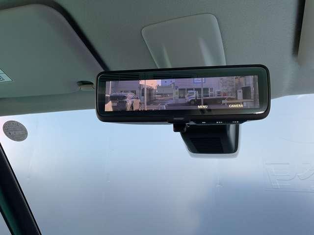 �X�}�[�g���[���~���[�Ō㕔���Ȃɓ���҂����Ă�������E����������Ɗm�ۂł��܂���