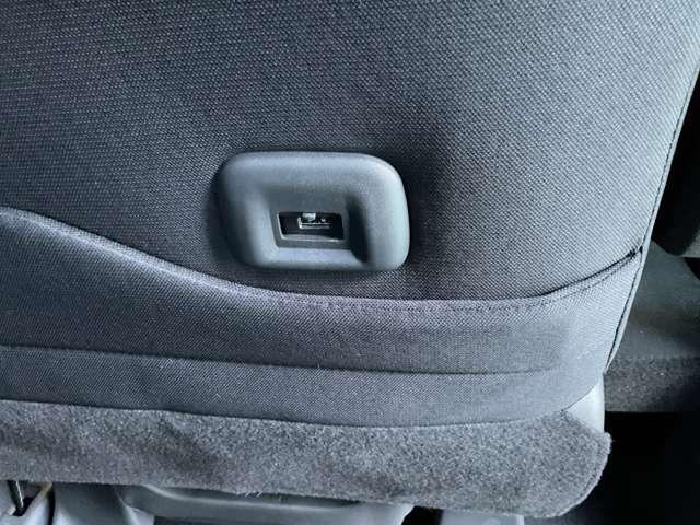 �㕔���Ȃɂt�r�a����������Ă�̂Ōg�тȂǂ̏[�d���\�ł���