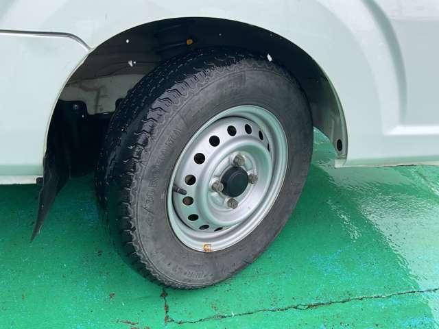 ＮＴ１００クリッパートラック ６６０　ＤＸ　４ＷＤ　ＡＭ／ＦＭラジオ　ＭＴ車（6枚目）