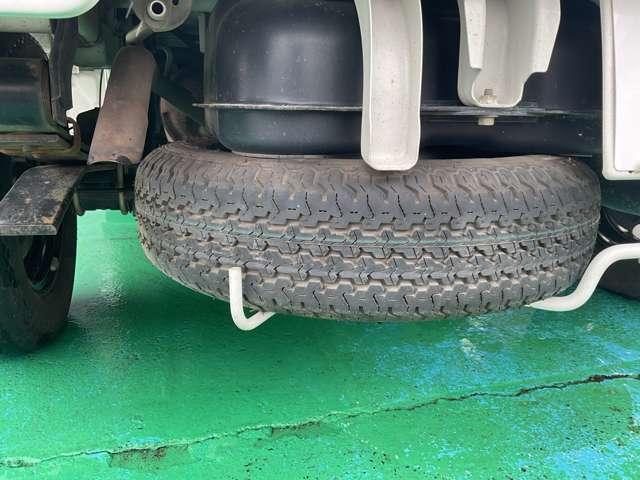 ＮＴ１００クリッパートラック ６６０　ＤＸ　４ＷＤ　ＡＭ／ＦＭラジオ　ＭＴ車（16枚目）