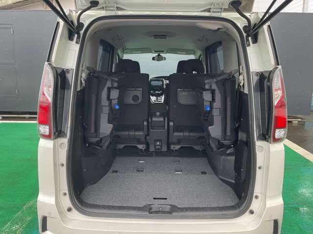 セレナ ２．０　ハイウェイスター　プロパイロット　エディション　４ＷＤ　７インチ純正ナビ　ＥＴＣ　ＵＳＢ（16枚目）