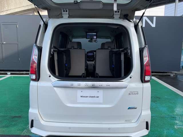 �y�f���A���o�b�N�h�A�z�Z���i�̖��͂̈�ł�����o�b�N�h�A�ɂ͒ʏ�̖񔼕��̃X�y�[�X������ΊJ�ł���n�[�t�o�b�N�h�A�I�ו��̏o��������ł��܂��I