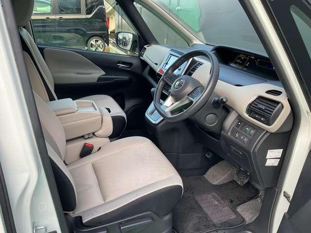 �X�ܓW����ɂ��펞�I�肷����̂��N���}�𑽐��W�����Ă���܂��̂ŁA���Б����^��ŉ�����