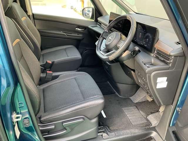 セレナ ２．０　ハイウェイスターＶ　コネクトナビ　後席モニター　ＥＴＣ（30枚目）