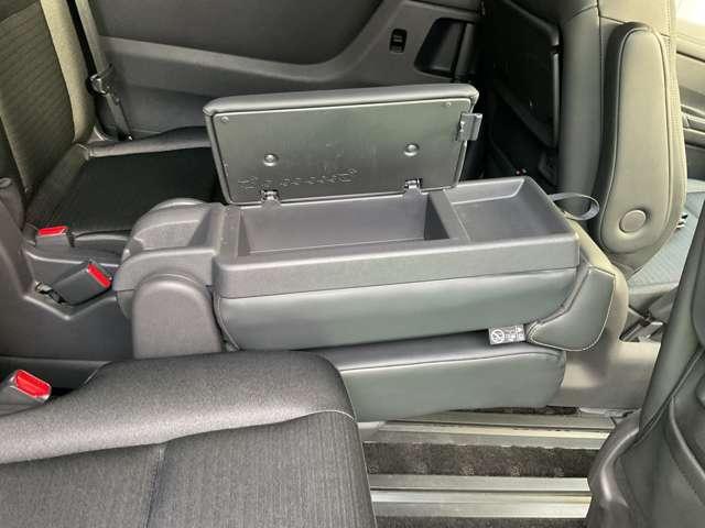 セレナ ２．０　ハイウェイスターＶ　コネクトナビ　後席モニター　ＥＴＣ（35枚目）