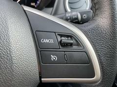 �ڥ��롼������ȥ��������Լ֤Ȥε�Υ��¬�ꤷ����ž�Ԥ����åȤ�����®���¤Ȥ��ơ������ƥब��������ȥ֥졼��������Ԥ�����®�˱������ִֵ�Υ���ݤ��ʤ������Ԥ��ޤ� 4