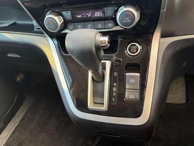 セレナ 2.0 ハイウェイスター Vセレクション 4WD TVコントロールキット/後席モニター(3枚目)