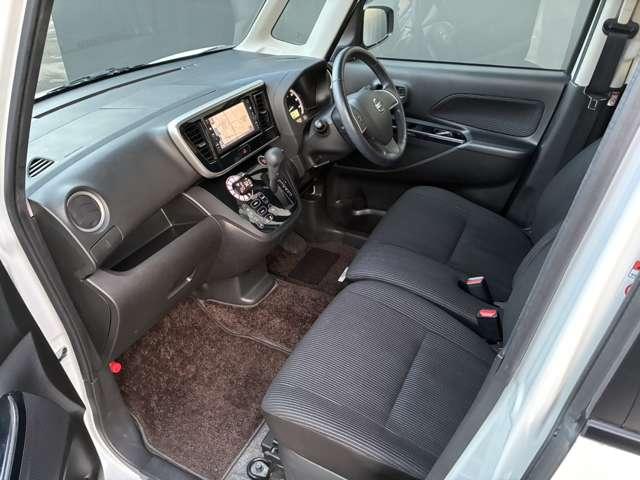 �L���Ɖ��K��������A�R���p�N�g�ȃ{�f�B�ɂ�Ƃ�̋�Ԃ��L����܂��B