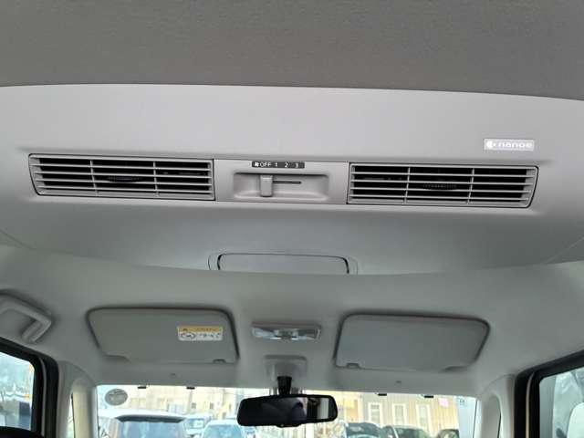 �ԓ��̉��x�����K�ɏz�����Ă����V�[�����O�t�@���𓋍ځ�