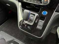 ���եȥ�С�����ư�ѡ����󥰥֥졼���������ȥ֥졼���ۡ���ɤˤʤ�ޤ��������ȥ֥졼���ۡ���ɵ�ǽ�ϡ������Ԥ��ʤɤ������˥֥졼���Ϥ��ݻ����뵡ǽ�Ǥ��� 3