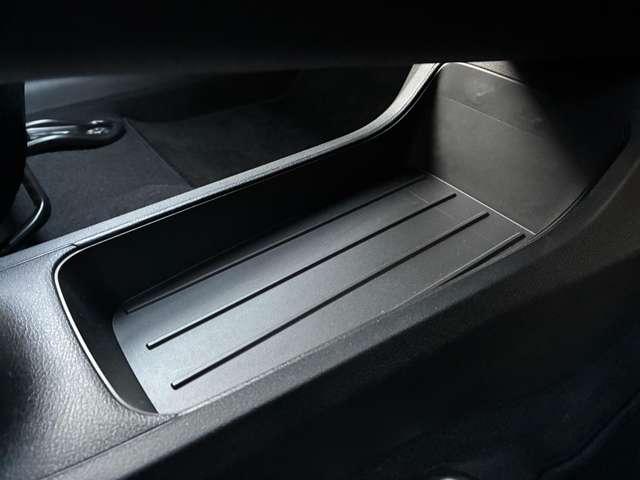 ノート １．２Ｓ　ＦＯＵＲ　４ＷＤ　５名　寒冷地仕様　９インチナビ　シートヒーター付（19枚目）