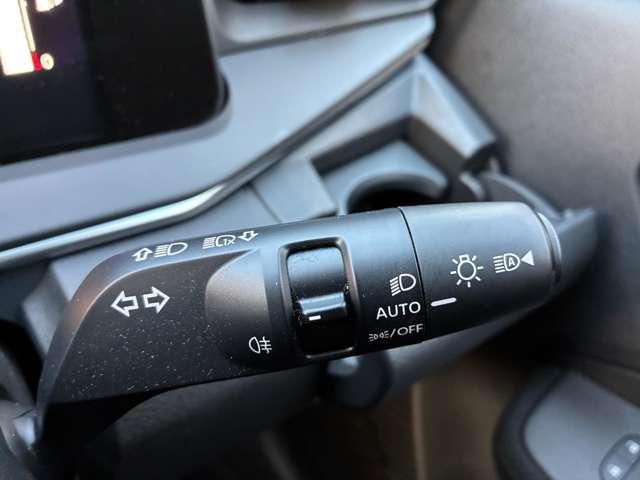 ノート １．２Ｓ　ＦＯＵＲ　４ＷＤ　５名　寒冷地仕様　９インチナビ　シートヒーター付（20枚目）