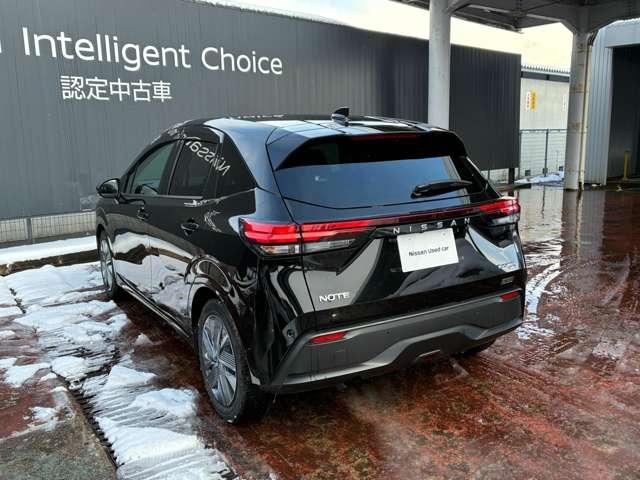 ノート １．２　Ｘ　ＦＯＵＲ　４ＷＤ　９インチナビ　ＥＴＣ２．０　ドラレコ　新品夏タイヤ（7枚目）
