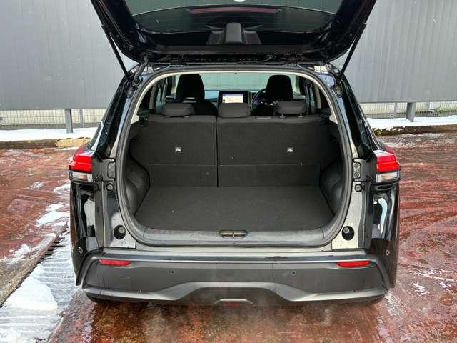 ノート １．２　Ｘ　ＦＯＵＲ　４ＷＤ　９インチナビ　ＥＴＣ２．０　ドラレコ　新品夏タイヤ（9枚目）