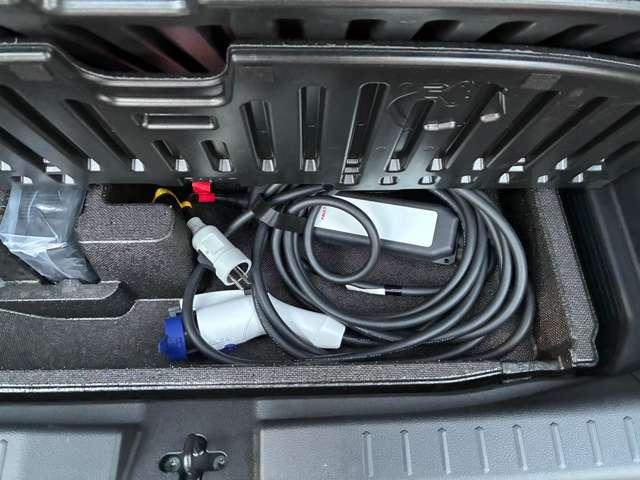 �R���g���[���{�b�N�X�t���̂Q�O�O�u�^�V�D�T���[�d�P�[�u���t�����t������Ă���܂��i�O�O��