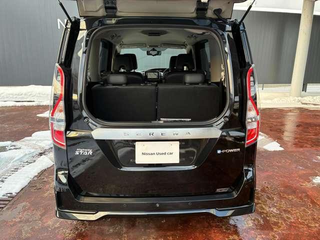 �ʏ�̖񔼕��̃X�y�[�X������ΊJ�ł���n�[�t�o�b�N�h�A���ݒ聚�@���ɒ�܂��Ă���Ԃ�ǂ���̋������߂��Ă��A�C�y�ɉו��̏o�����ꂪ�\�ł��i���O�O�j��