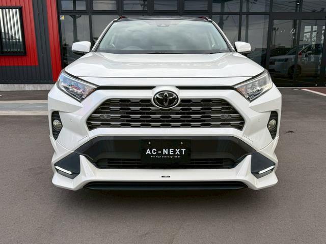 ＲＡＶ４ Ｇ　“Ｚ　ｐａｃｋａｇｅ”　純正８インチナビ　サンルーフ　デジタルインナーミラー　ＴＲＤエアロ　ワイアレス充電　パワーバックドア　ステアリングヒーター　オートハイビーム　シートヒーター　パワーシート　ルーフレール　フルセグＴＶ（4枚目）