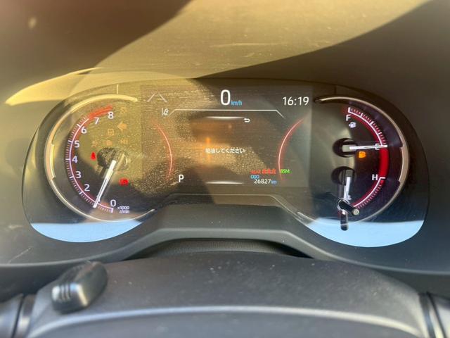 ＲＡＶ４ Ｇ　“Ｚ　ｐａｃｋａｇｅ”　純正８インチナビ　サンルーフ　デジタルインナーミラー　ＴＲＤエアロ　ワイアレス充電　パワーバックドア　ステアリングヒーター　オートハイビーム　シートヒーター　パワーシート　ルーフレール　フルセグＴＶ（8枚目）