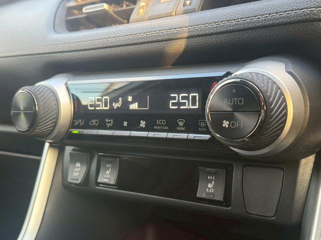 ＲＡＶ４ Ｇ　“Ｚ　ｐａｃｋａｇｅ”　純正８インチナビ　サンルーフ　デジタルインナーミラー　ＴＲＤエアロ　ワイアレス充電　パワーバックドア　ステアリングヒーター　オートハイビーム　シートヒーター　パワーシート　ルーフレール　フルセグＴＶ（13枚目）