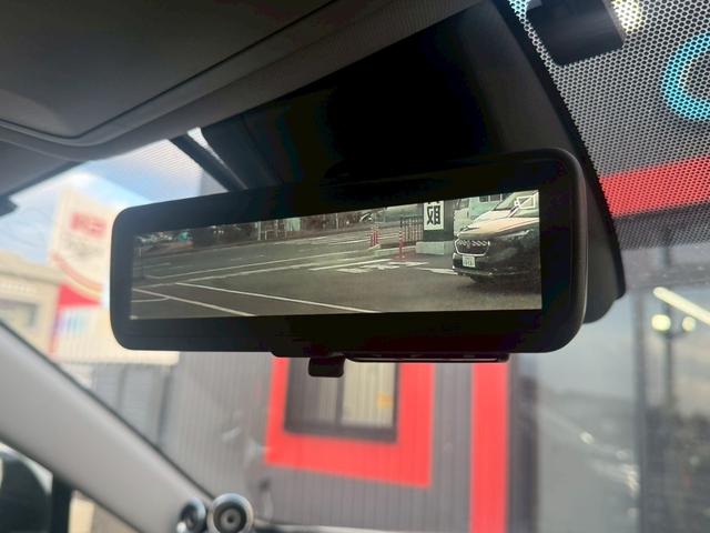 ＲＡＶ４ Ｇ　“Ｚ　ｐａｃｋａｇｅ”　純正８インチナビ　サンルーフ　デジタルインナーミラー　ＴＲＤエアロ　ワイアレス充電　パワーバックドア　ステアリングヒーター　オートハイビーム　シートヒーター　パワーシート　ルーフレール　フルセグＴＶ（15枚目）