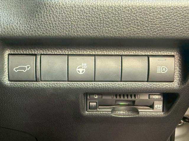 ＲＡＶ４ Ｇ　“Ｚ　ｐａｃｋａｇｅ”　純正８インチナビ　サンルーフ　デジタルインナーミラー　ＴＲＤエアロ　ワイアレス充電　パワーバックドア　ステアリングヒーター　オートハイビーム　シートヒーター　パワーシート　ルーフレール　フルセグＴＶ（16枚目）
