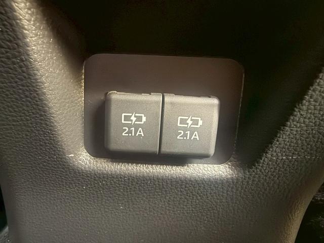 ＲＡＶ４ Ｇ　“Ｚ　ｐａｃｋａｇｅ”　純正８インチナビ　サンルーフ　デジタルインナーミラー　ＴＲＤエアロ　ワイアレス充電　パワーバックドア　ステアリングヒーター　オートハイビーム　シートヒーター　パワーシート　ルーフレール　フルセグＴＶ（20枚目）