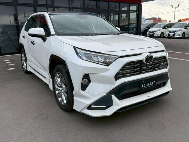 ＲＡＶ４ Ｇ　“Ｚ　ｐａｃｋａｇｅ”　純正８インチナビ　サンルーフ　デジタルインナーミラー　ＴＲＤエアロ　ワイアレス充電　パワーバックドア　ステアリングヒーター　オートハイビーム　シートヒーター　パワーシート　ルーフレール　フルセグＴＶ（21枚目）