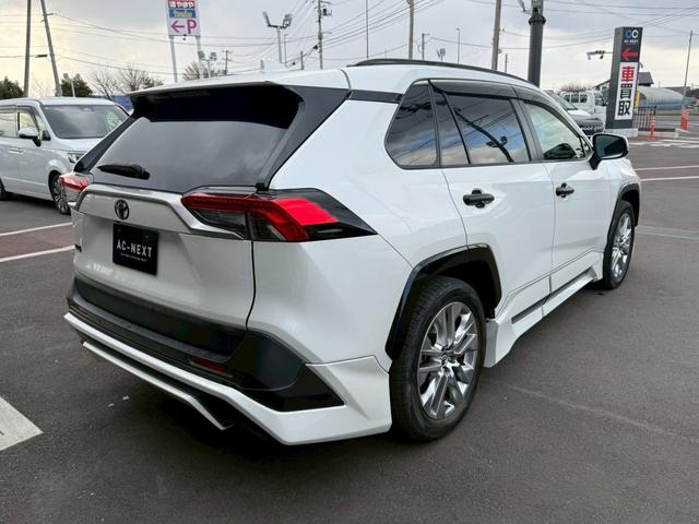 ＲＡＶ４ Ｇ　“Ｚ　ｐａｃｋａｇｅ”　純正８インチナビ　サンルーフ　デジタルインナーミラー　ＴＲＤエアロ　ワイアレス充電　パワーバックドア　ステアリングヒーター　オートハイビーム　シートヒーター　パワーシート　ルーフレール　フルセグＴＶ（23枚目）