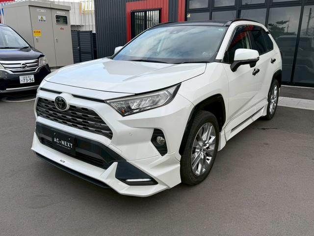 ＲＡＶ４ Ｇ　“Ｚ　ｐａｃｋａｇｅ”　純正８インチナビ　サンルーフ　デジタルインナーミラー　ＴＲＤエアロ　ワイアレス充電　パワーバックドア　ステアリングヒーター　オートハイビーム　シートヒーター　パワーシート　ルーフレール　フルセグＴＶ（35枚目）