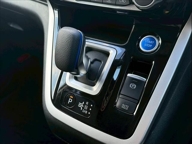 �y�V�t�g���o�[�z��ڂŕ����鑀�삵�₷�������ڂƎ�ɂȂ��ރf�U�C���ł��I