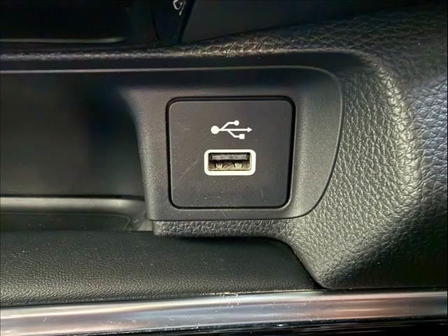 ヴェゼル ハイブリッド　ｅ：ＨＥＶ　Ｚ　純正９インチナビ　ブラインドスポットモニター　ハンズフリーパワーテールゲート　シートヒーター　ステアリングヒーター　パドルシフト　アダプティブクルーズコントロール　ワイパーデアイサー　Ｂモニター（16枚目）