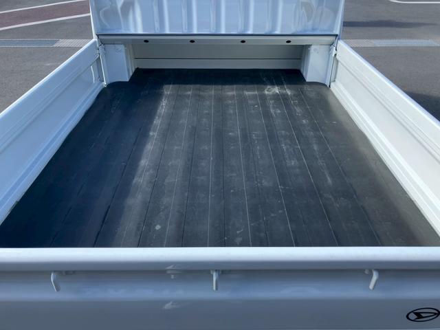 �ב�ɂȂ�܂��B�O�����J���Ďg�����肪�ǂ��ł��ˁB�傫�ȉו����ڂ���܂��B�ב䃉���v���t���Ă���̂Ŗ�ł��׉������₷���ł��B