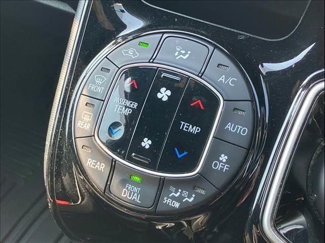 ヴォクシー ハイブリッドZS 1オーナー 純正9インチナビゲーション 衝突軽減ブレーキ 障害物センサー クルーズコントロール シートヒーター バックモニター フリップダウンモニター ETC LEDヘッドライト Bluetooth(14枚目)