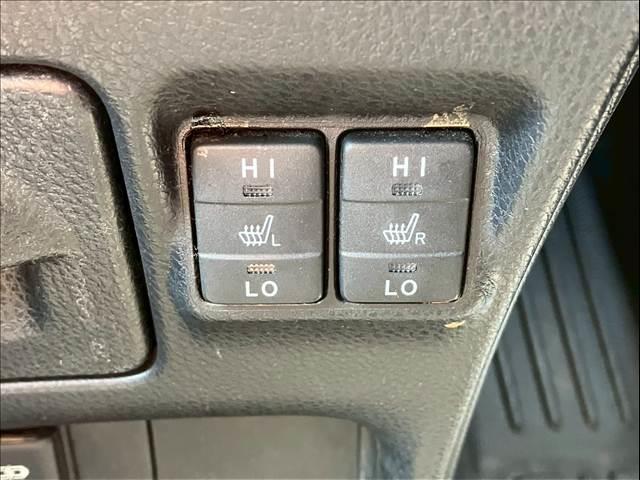 ヴォクシー ハイブリッドZS 1オーナー 純正9インチナビゲーション 衝突軽減ブレーキ 障害物センサー クルーズコントロール シートヒーター バックモニター フリップダウンモニター ETC LEDヘッドライト Bluetooth(17枚目)