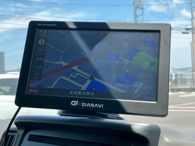 エブリイ ＰＣリミテッド　４ＷＤ　１オーナー　衝突軽減ブレーキ　ふらつき警報機能　オートライト　ハイビームアシスト　ヘッドライトレベライザー　障害物センサー　ポータブルナビ　ーディオ　電動格納ミラー　１２インチＡＷ　横滑り防止（8枚目）