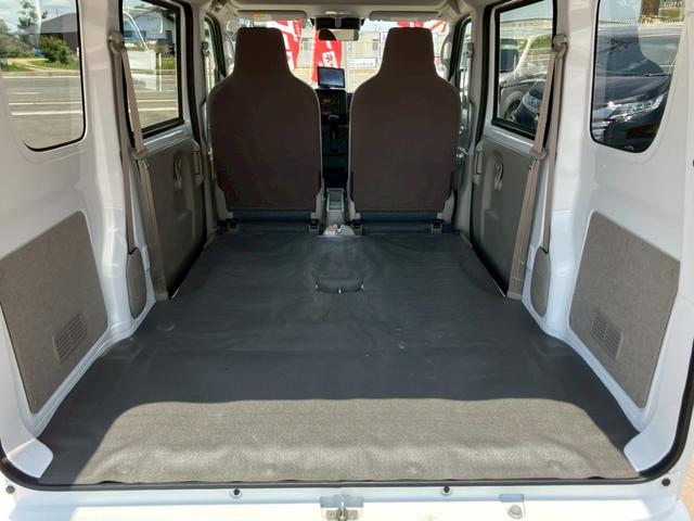 エブリイ ＰＣリミテッド　４ＷＤ　１オーナー　衝突軽減ブレーキ　ふらつき警報機能　オートライト　ハイビームアシスト　ヘッドライトレベライザー　障害物センサー　ポータブルナビ　ーディオ　電動格納ミラー　１２インチＡＷ　横滑り防止（24枚目）