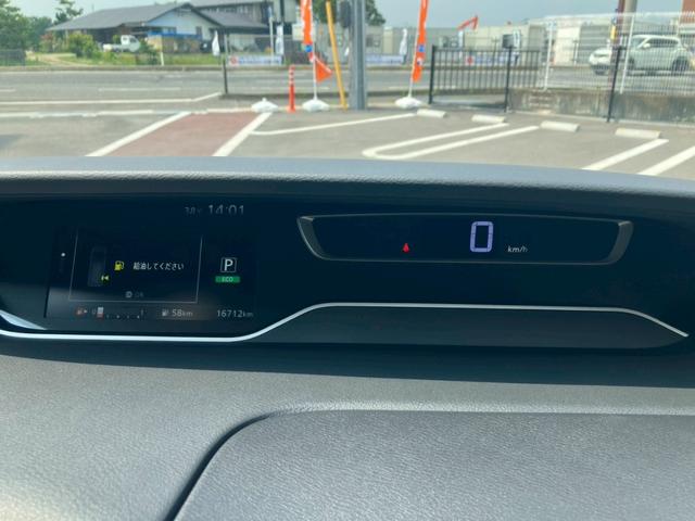 セレナ ハイウェイスターＶ　純正１０インチナビ　フリップダウンモニター　フルセグ　Ｂｌｕｅｔｏｏｔｈ　アラウンドビューモニター　アダプティブクルーズコントロール　衝突軽減ブレーキ　レーンキープ　障害物センサー　両側電動スライド（8枚目）