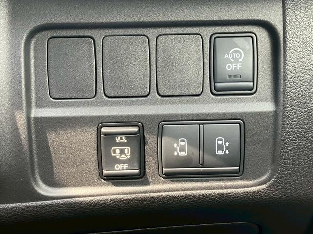 セレナ ハイウェイスターＶ　純正１０インチナビ　フリップダウンモニター　フルセグ　Ｂｌｕｅｔｏｏｔｈ　アラウンドビューモニター　アダプティブクルーズコントロール　衝突軽減ブレーキ　レーンキープ　障害物センサー　両側電動スライド（17枚目）