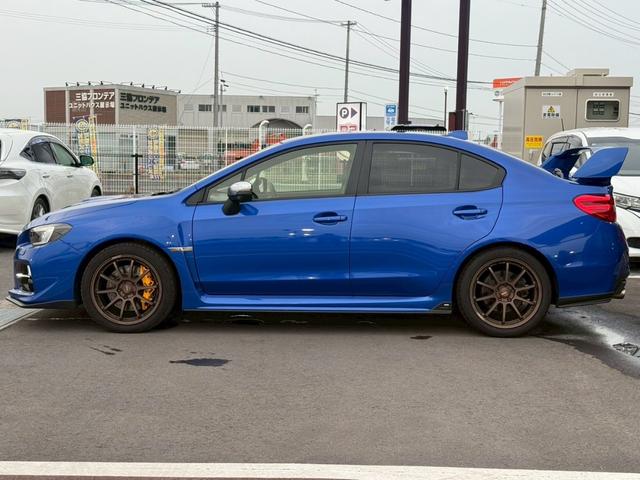ＷＲＸ Ｓ４ ２．０ＧＴ－Ｓアイサイト　ＳＴＩフルエアロ　Ｄ２ブレーキシステム６ｐｏｄキャリパー　ドリルドローター　大型リアスポイラー　ビルシュタイン製ダンパー　ＲＡＹＳ製１８インチＡＷ　ＳＩ－ドライブ　アルカンターラシート　パワーシート（5枚目）