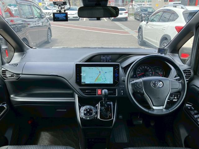 ヴォクシー ＺＳ　煌ＩＩ　４ＷＤ　モデリスタエアロ　１０インチナビ　１０．２インチフリップダウンモニター　ＴＶ　ＢＴ　バックモニター　両側電動スライドドア　クルーズコントロール　ＬＥＤライト　オートハイビーム　ドラレコ　ＥＴＣ（2枚目）