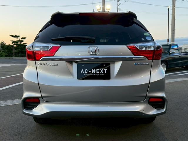 シャトル ハイブリッドＸ　ホンダセンシング　純正７インチナビ　フルセグ　バックカメラ　Ｂｌｕｅｔｏｏｔｈ　純正エアロ　衝突軽減ブレーキ　レーンキープアシスト　クルーズコントロール　ＥＴＣ　ハーフレザーシート　シートヒーター　パドルシフト（6枚目）