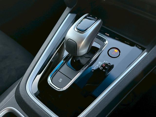シャトル ハイブリッドＸ　ホンダセンシング　純正７インチナビ　フルセグ　バックカメラ　Ｂｌｕｅｔｏｏｔｈ　純正エアロ　衝突軽減ブレーキ　レーンキープアシスト　クルーズコントロール　ＥＴＣ　ハーフレザーシート　シートヒーター　パドルシフト（14枚目）