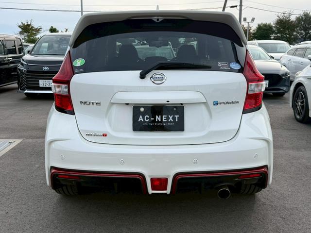 ノート ｅ－パワーニスモ　純正ナビゲーション　アラウンドビューモニター　ＬＥＤヘッドライト　純正ＡＷ　インテリジェントエマージェンシーブレーキ　車線逸脱警告　インテリジェントキー　シャークアンテナ　ＥＴＣ　Ｂｔ　ＤＶＤ　ＣＤ（6枚目）