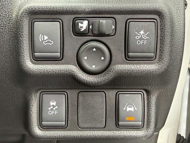 ノート ｅ－パワーニスモ　純正ナビゲーション　アラウンドビューモニター　ＬＥＤヘッドライト　純正ＡＷ　インテリジェントエマージェンシーブレーキ　車線逸脱警告　インテリジェントキー　シャークアンテナ　ＥＴＣ　Ｂｔ　ＤＶＤ　ＣＤ（13枚目）