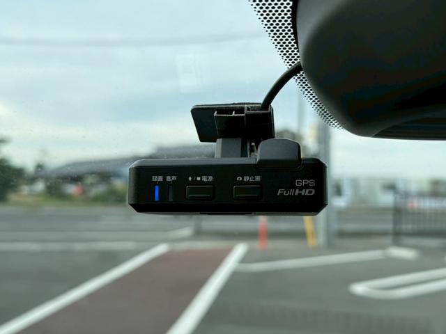 ノート ｅ－パワーニスモ　純正ナビゲーション　アラウンドビューモニター　ＬＥＤヘッドライト　純正ＡＷ　インテリジェントエマージェンシーブレーキ　車線逸脱警告　インテリジェントキー　シャークアンテナ　ＥＴＣ　Ｂｔ　ＤＶＤ　ＣＤ（16枚目）