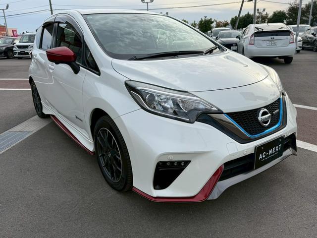 ノート ｅ－パワーニスモ　純正ナビゲーション　アラウンドビューモニター　ＬＥＤヘッドライト　純正ＡＷ　インテリジェントエマージェンシーブレーキ　車線逸脱警告　インテリジェントキー　シャークアンテナ　ＥＴＣ　Ｂｔ　ＤＶＤ　ＣＤ（20枚目）